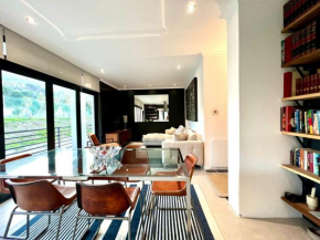 Sunny And Spacious Apartment with Parking